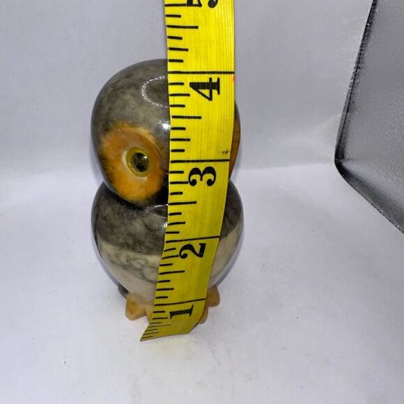 Vintage Hand Carved Volterra Alabaster Marble Owl Paperweight Made In Italy - Picture 7 of 7